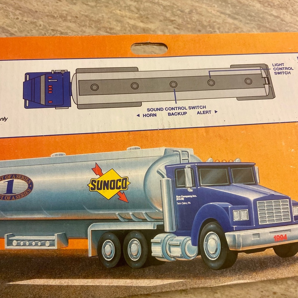 NIB Sunoco toy tanker truck 1994 Collector’s Edition